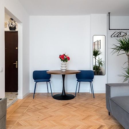 Central Aesthetic Apartment บูคาเรสต์ ภายนอก รูปภาพ